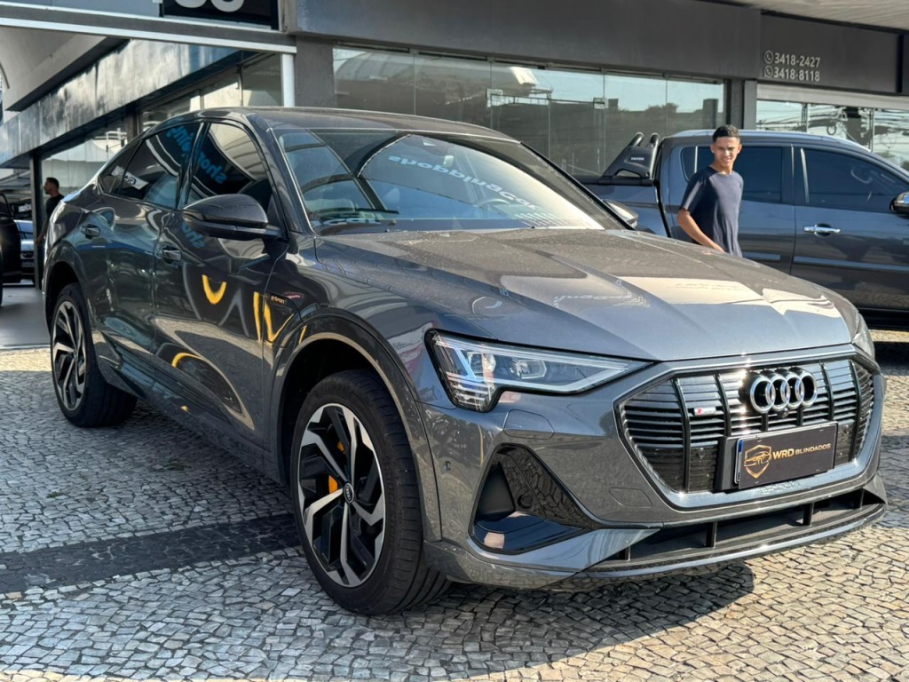 AUDI E-TRON ELÉTRICO SPORTBACK PERFORMANCE BLACK QUATTRO