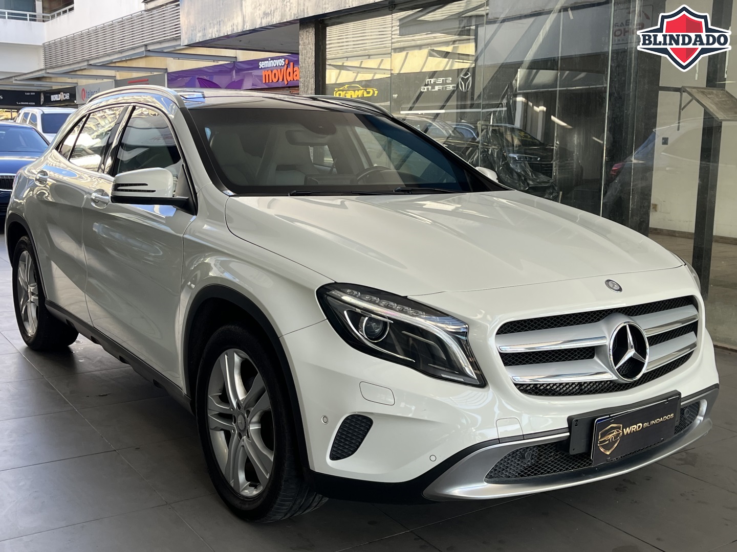 MERCEDES-BENZ GLA 200