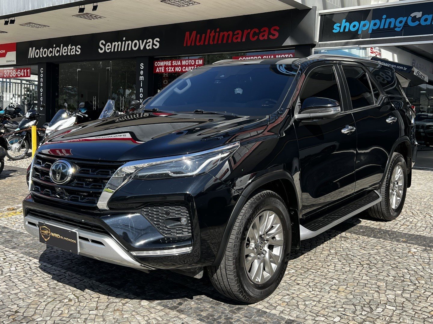 TOYOTA HILUX SW4 2.8 D-4D TURBO DIESEL SRX 7L 4X4 AUTOMÁTICO