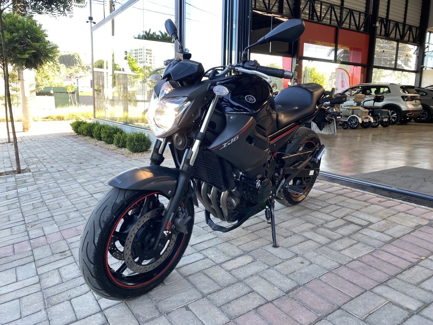 YAMAHA XJ6 N