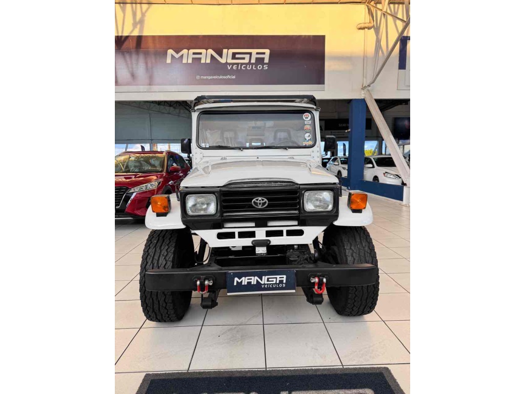 TOYOTA BANDEIRANTE 4.0 OJ50LV 4X4 TETO RIGIDO DIESEL 2P MANUAL