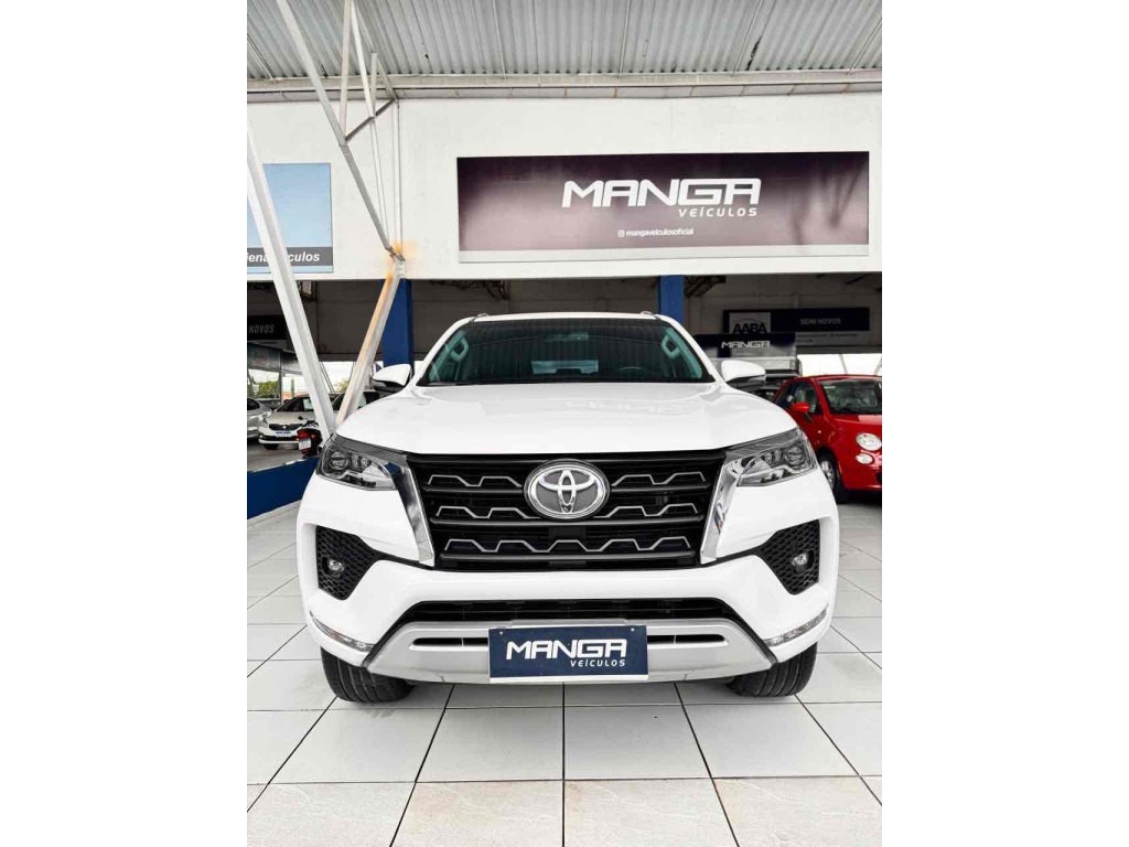 TOYOTA HILUX SW4 2.7 VVT-i FLEX SRV 7L 4X2 AUTOMÁTICO