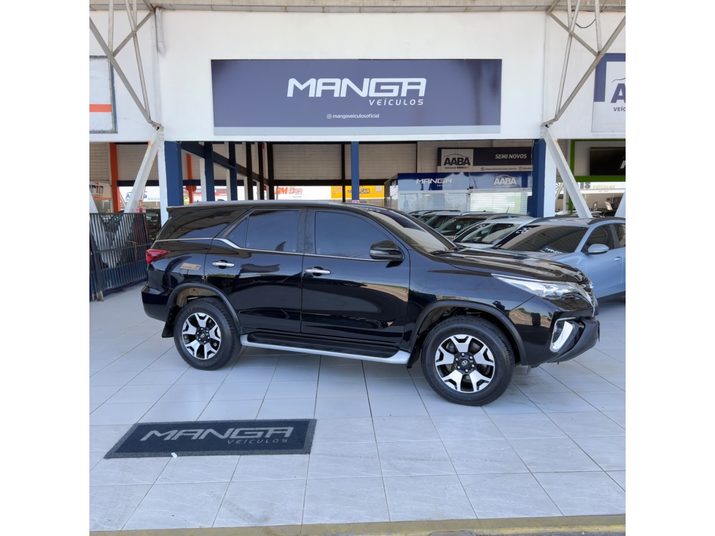 TOYOTA HILUX SW4 2.8 SRX DIAMOND 4X4 7 LUGARES 16V TURBO INTERCOOLER DIESEL 4P AUTOMÁTICO