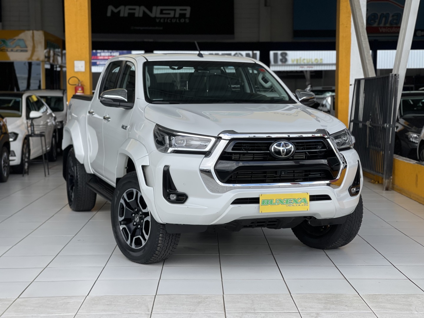 TOYOTA HILUX 2.8 D-4D TURBO DIESEL CD SRX PLUS 4X4 AUTOMÁTICO