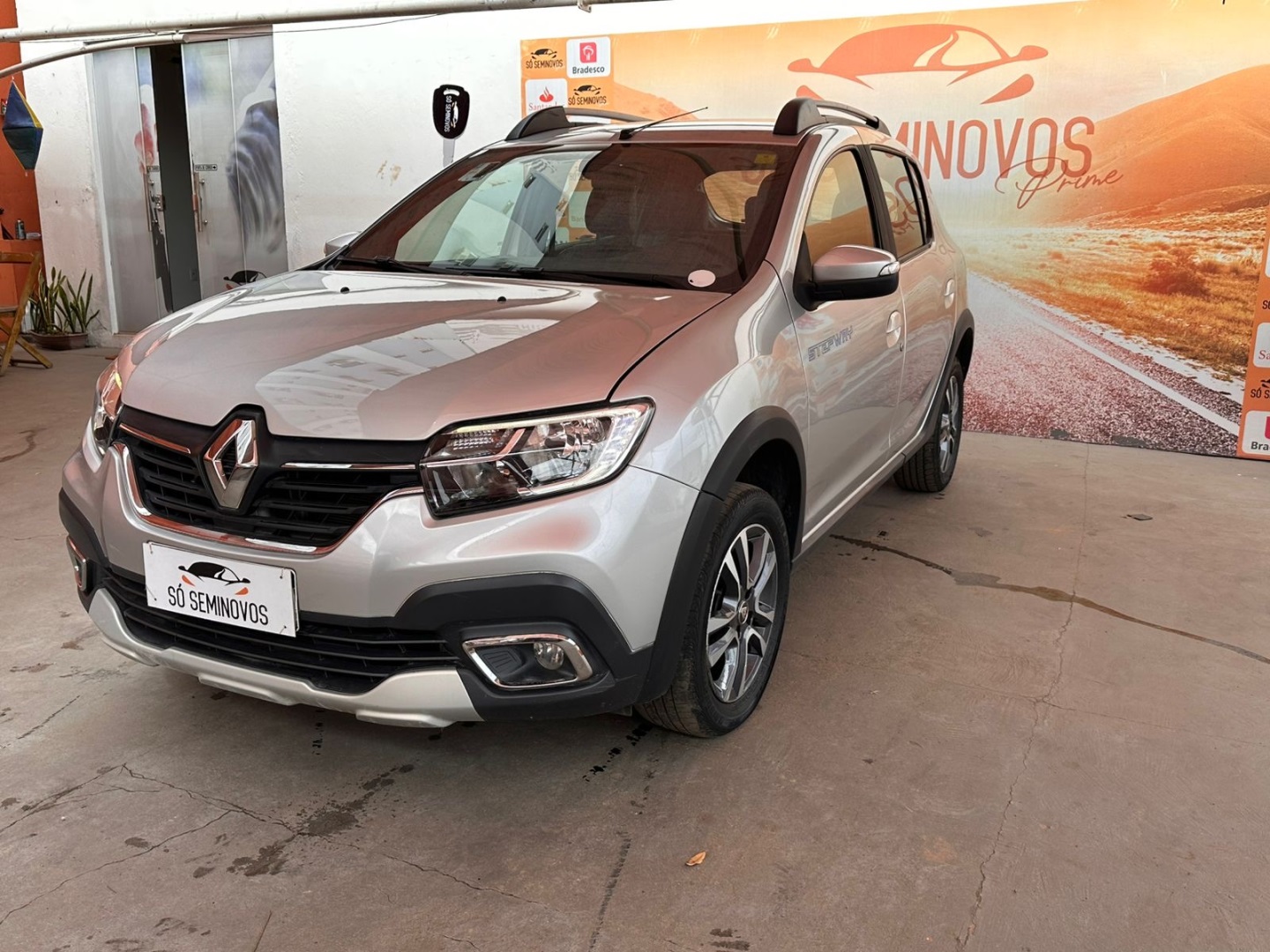 RENAULT SANDERO