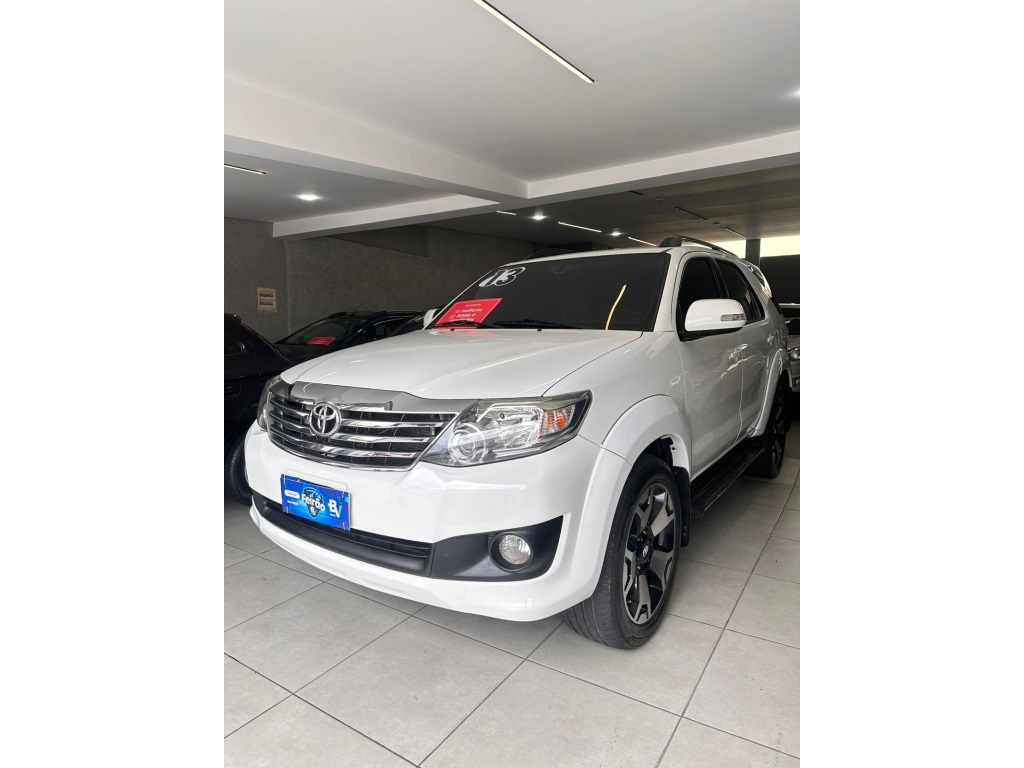 TOYOTA HILUX SW4