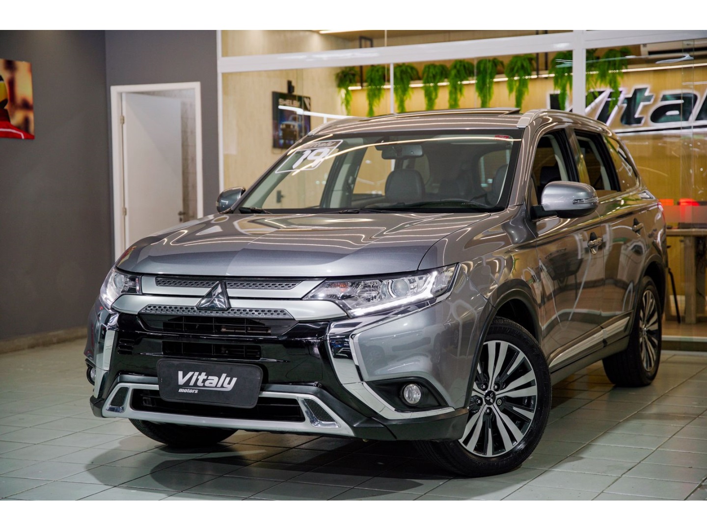 MITSUBISHI OUTLANDER