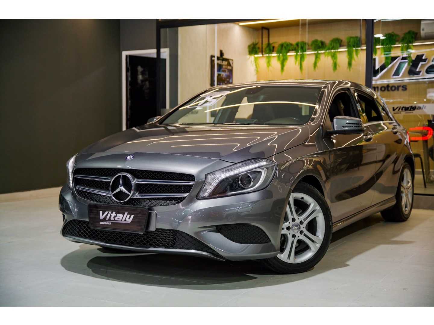 MERCEDES-BENZ A 200