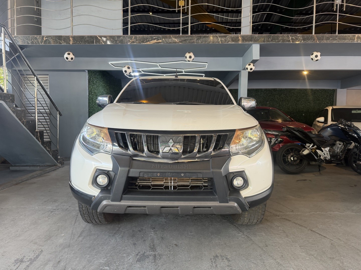 MITSUBISHI L200 TRITON