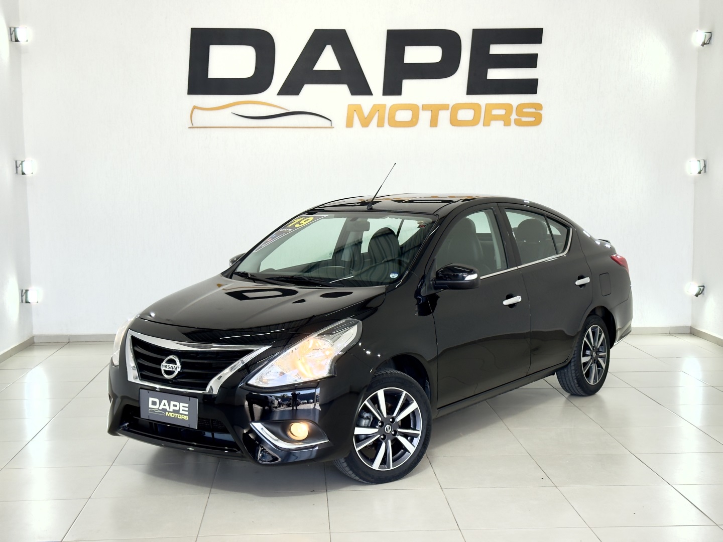 NISSAN VERSA