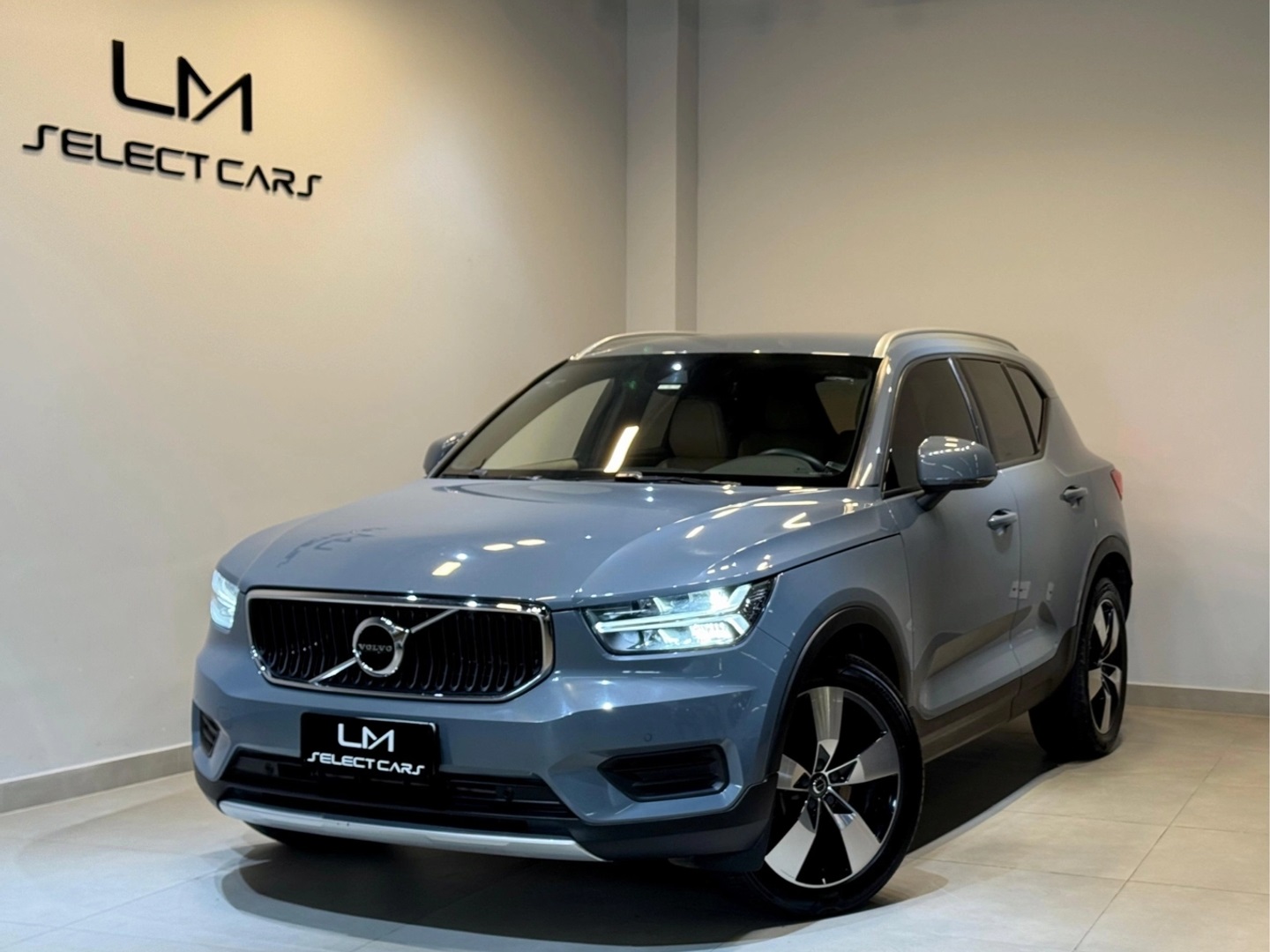VOLVO XC40