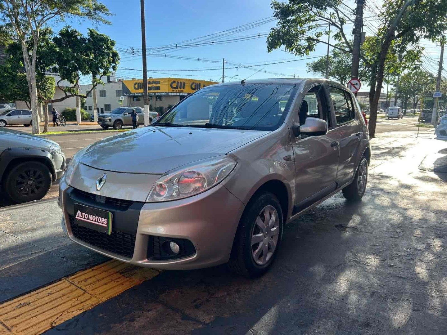 RENAULT SANDERO