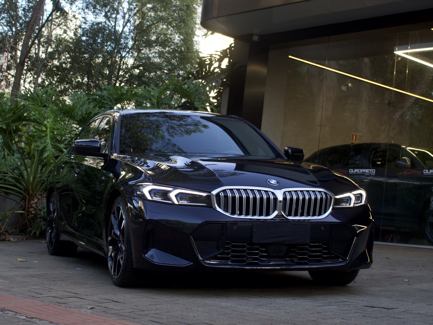BMW 320i