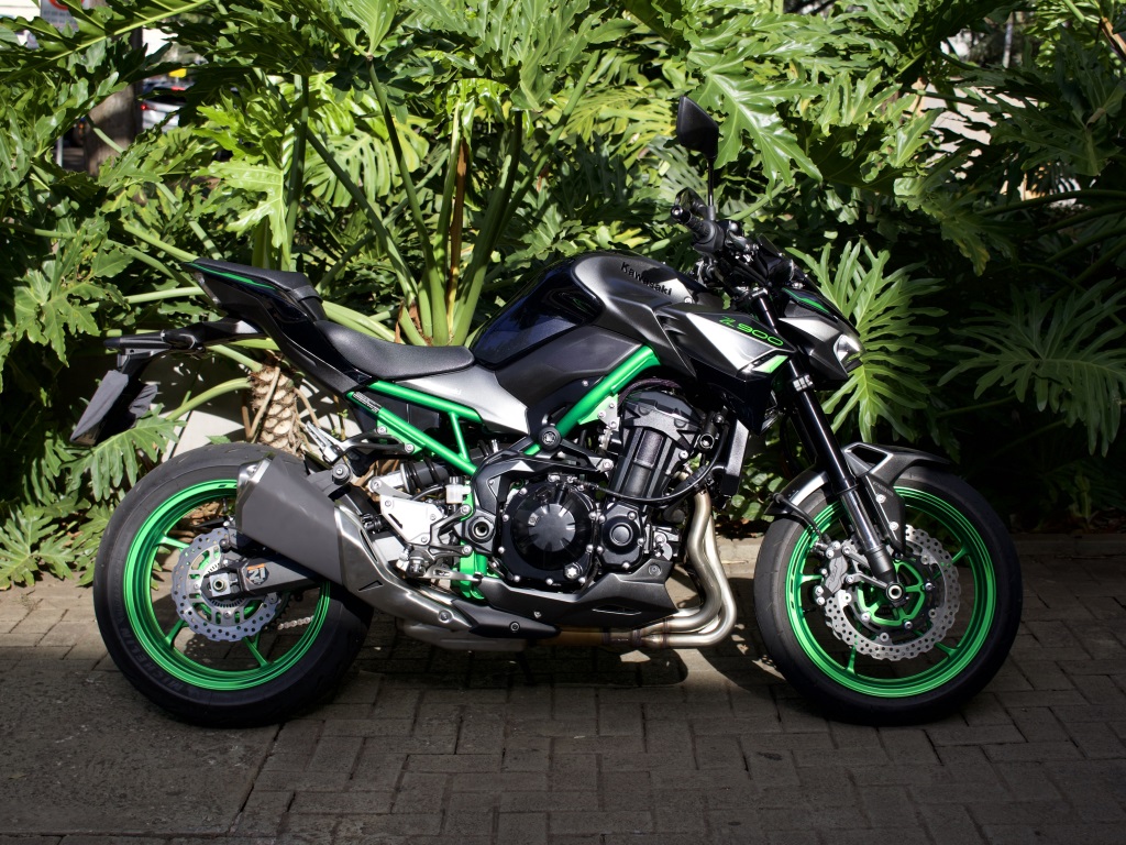 KAWASAKI Z900