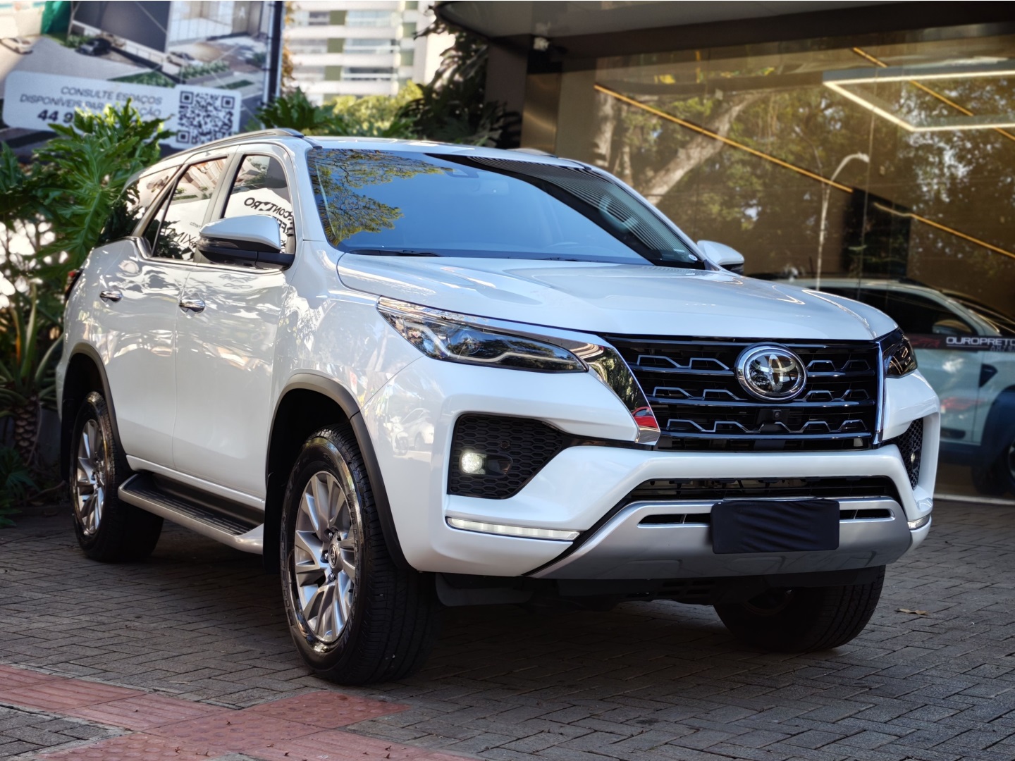 TOYOTA HILUX SW4