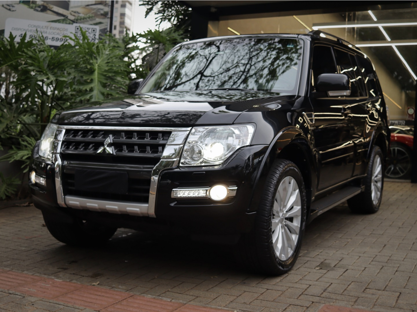 MITSUBISHI PAJERO FULL