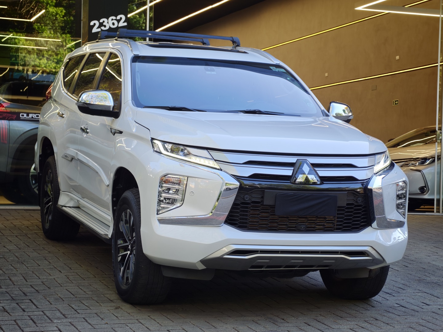 MITSUBISHI PAJERO SPORT