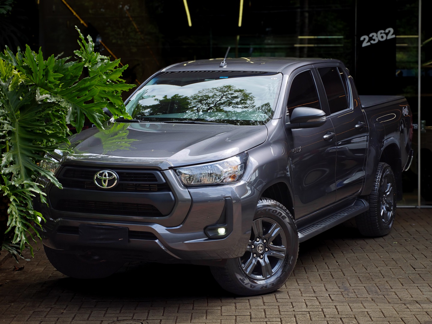 TOYOTA HILUX