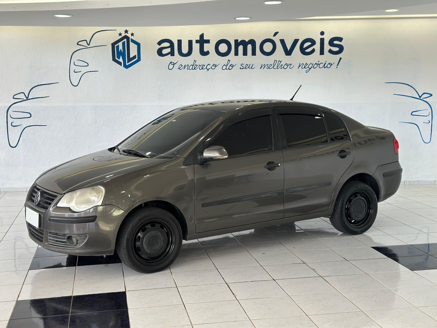 VOLKSWAGEN POLO SEDAN