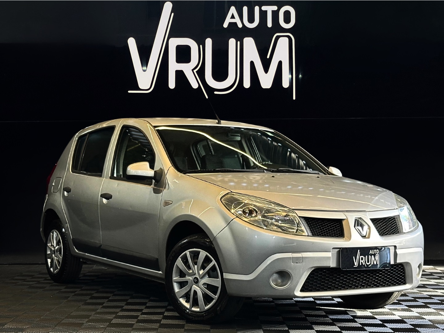 RENAULT SANDERO