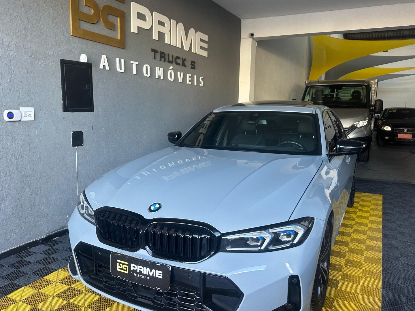 BMW 320i — foto 5