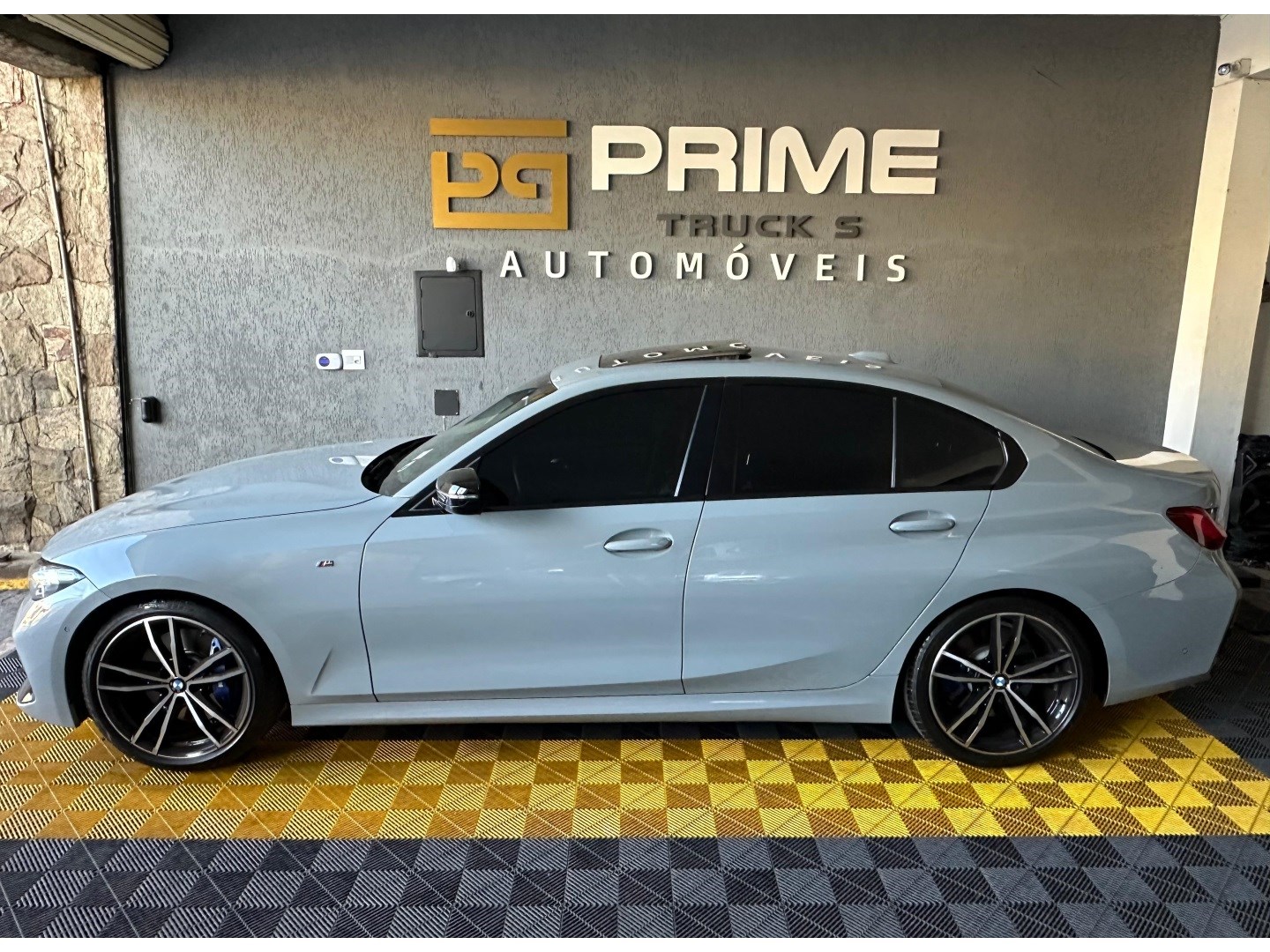 BMW 320i — foto 6