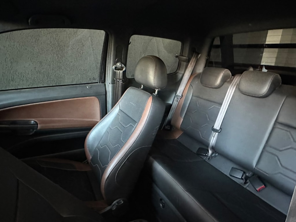VOLKSWAGEN SAVEIRO — foto 4