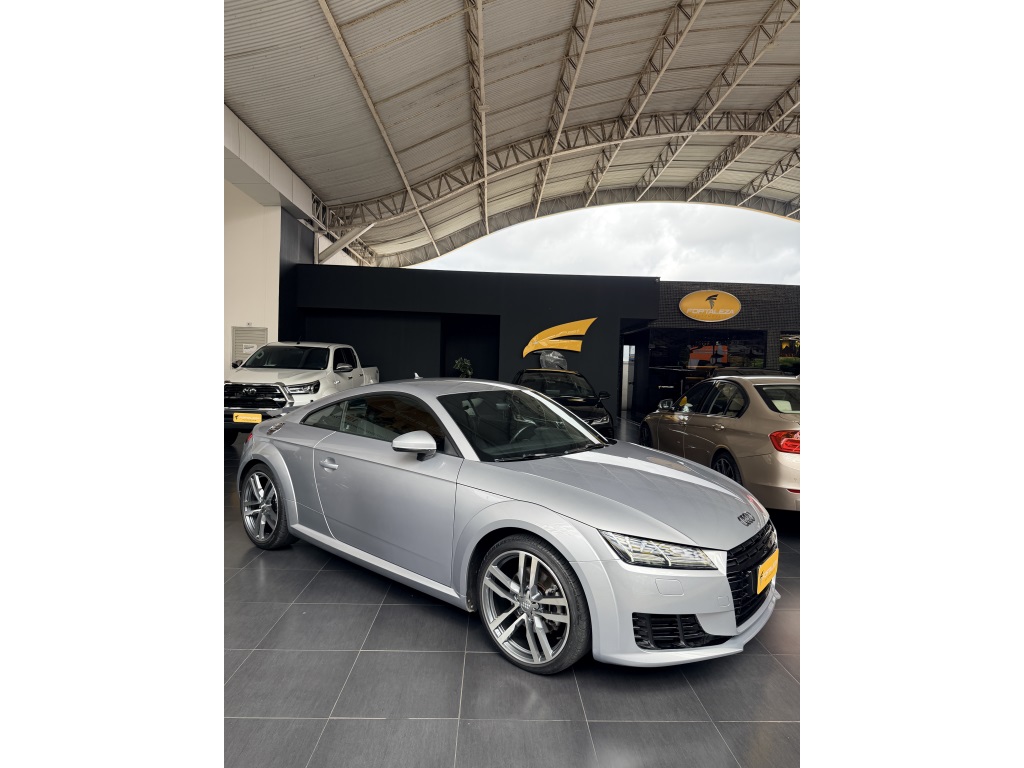 AUDI TT