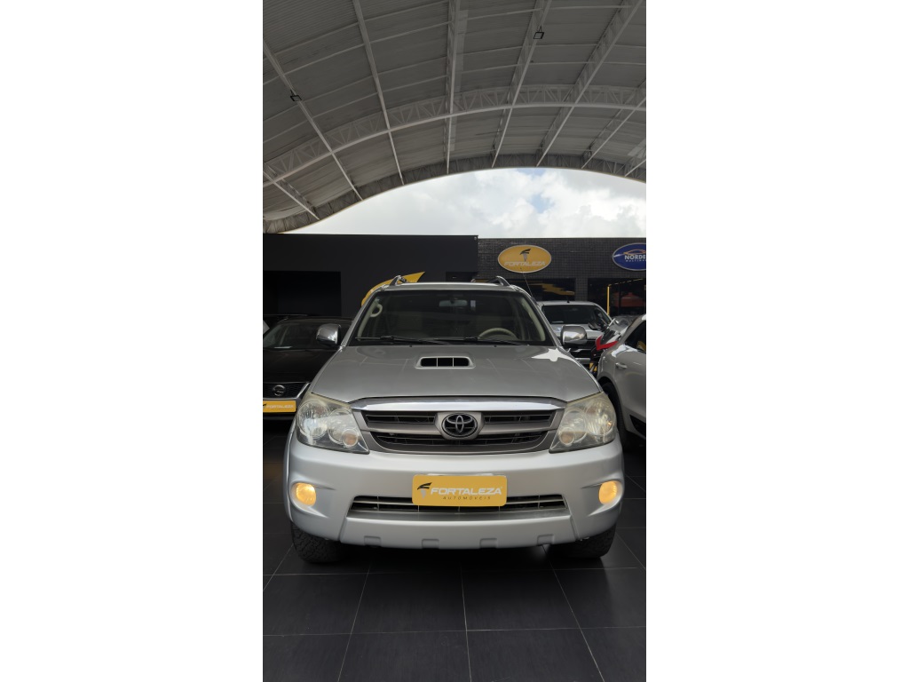 TOYOTA HILUX SW4