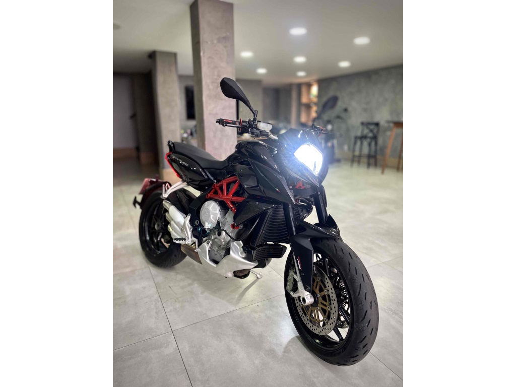 MV AGUSTA RIVALE 800