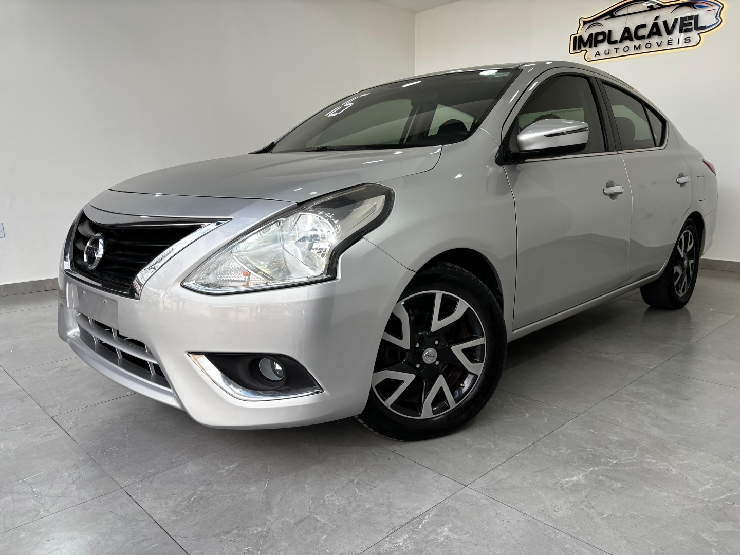 NISSAN VERSA
