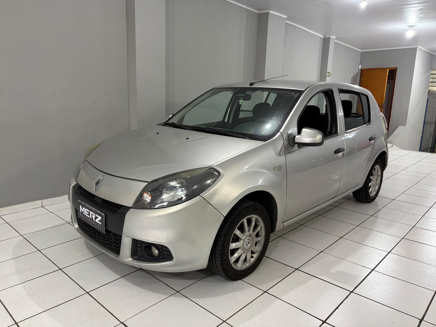 RENAULT SANDERO