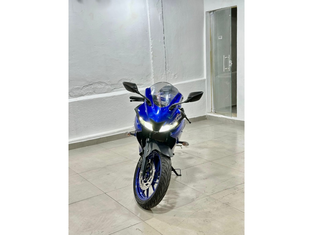 YAMAHA YZF-R15 ABS