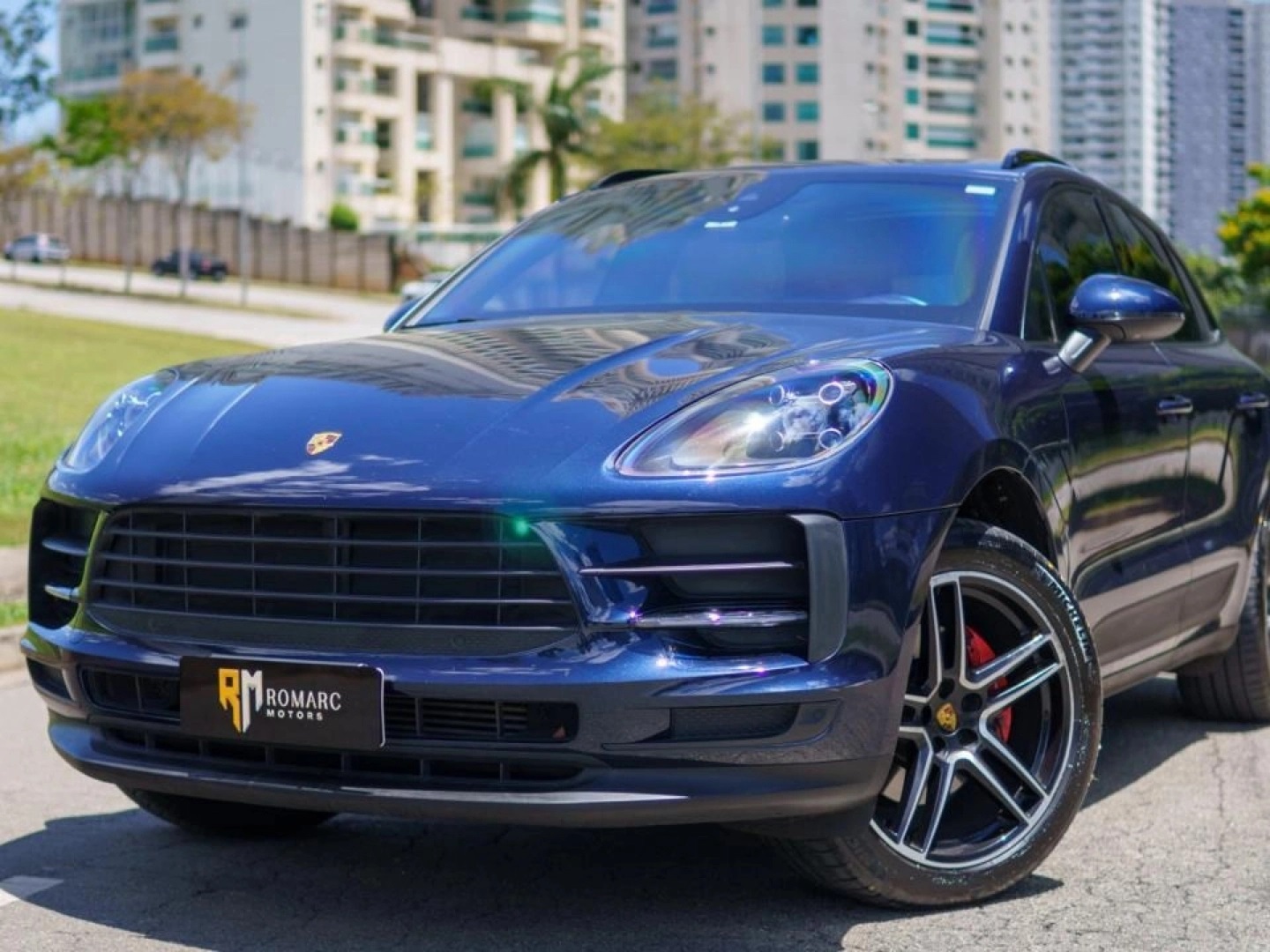 PORSCHE MACAN