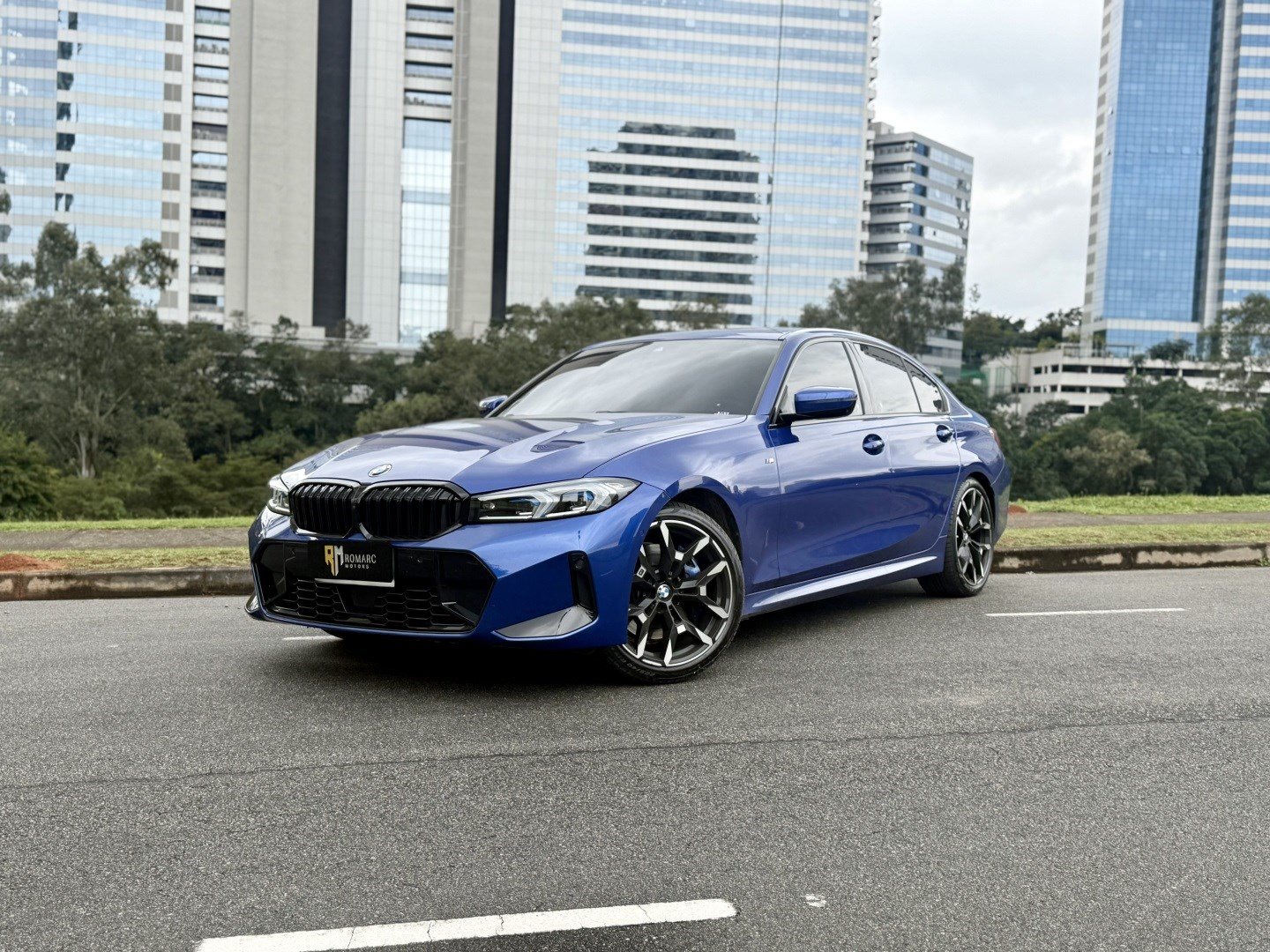 BMW 320i