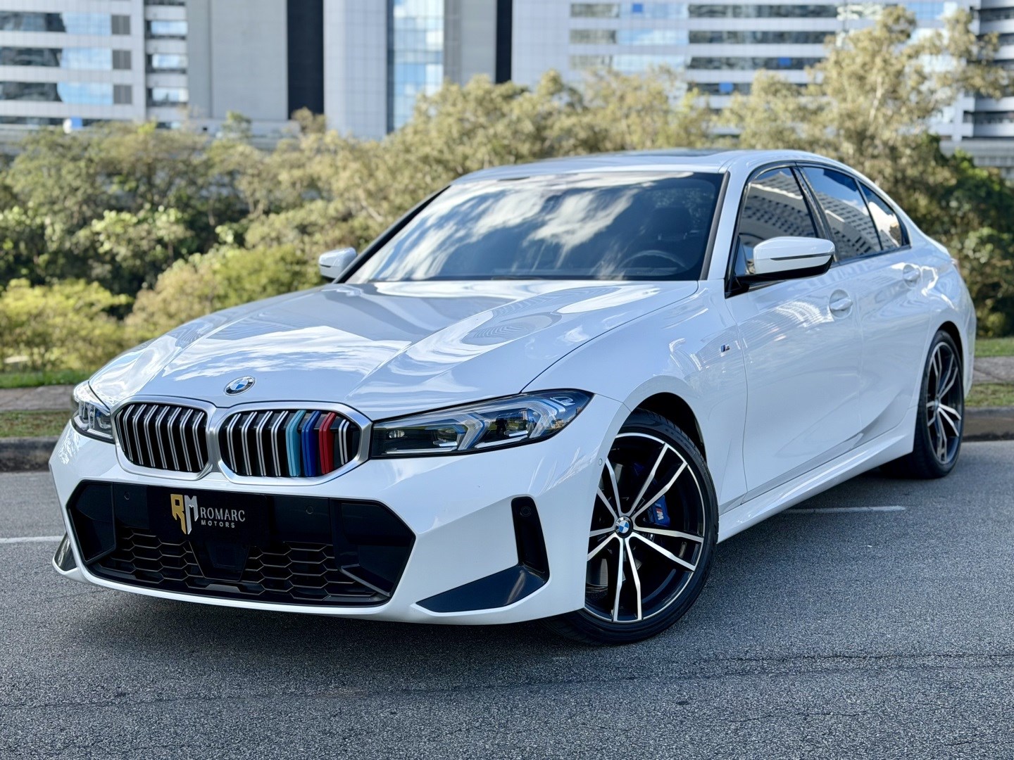 BMW 320i