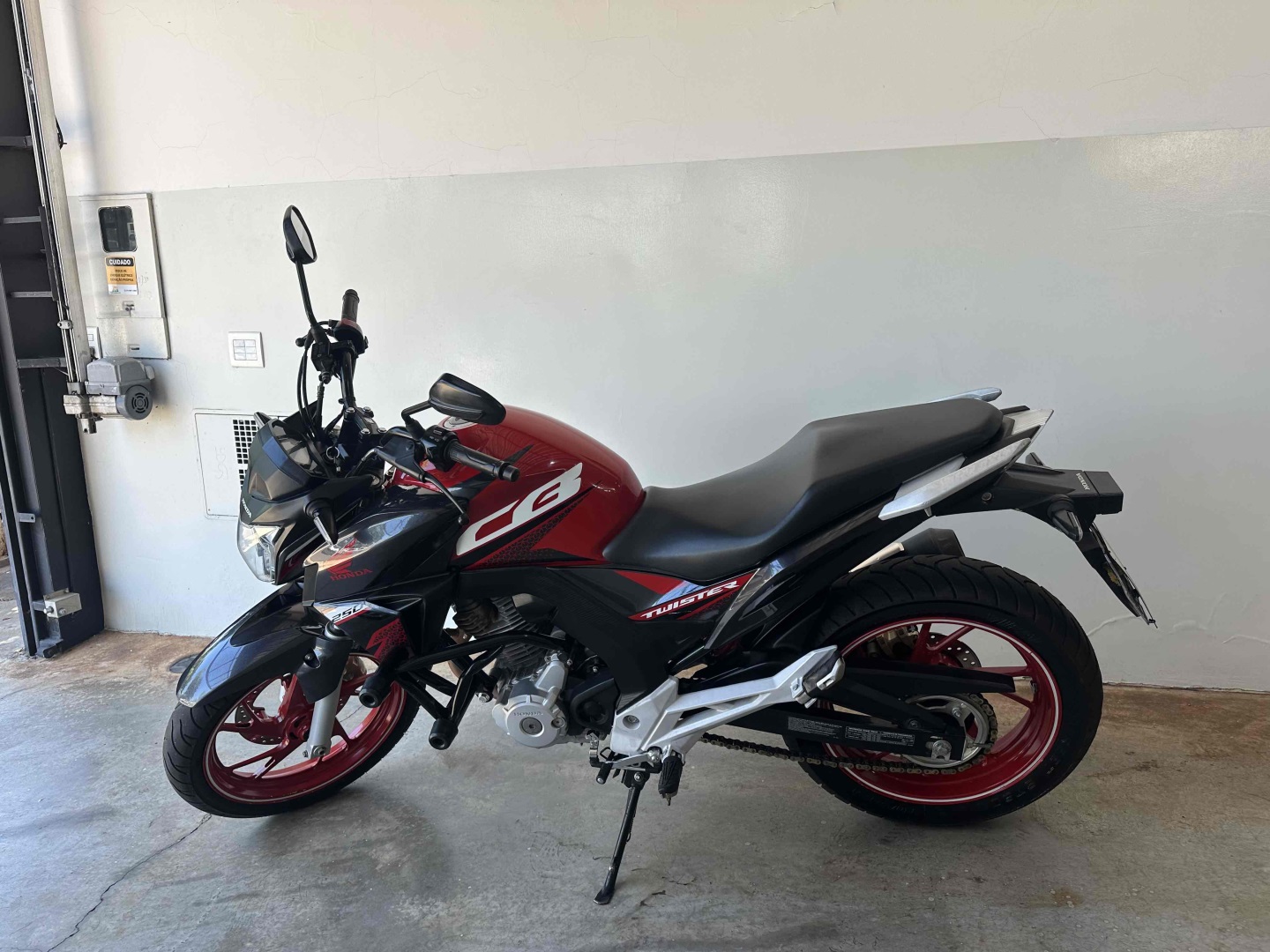 HONDA CB TWISTER CBS