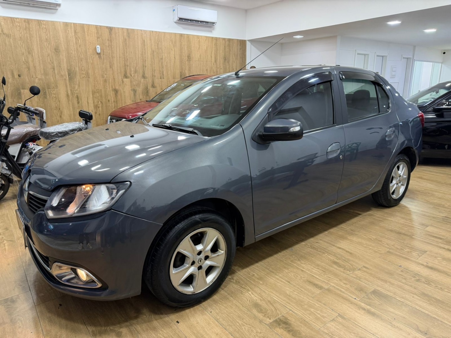 RENAULT LOGAN