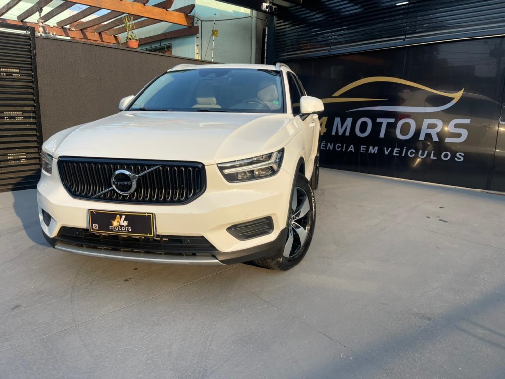 VOLVO XC 40