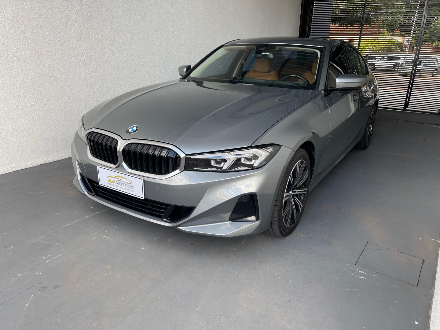 BMW 320i