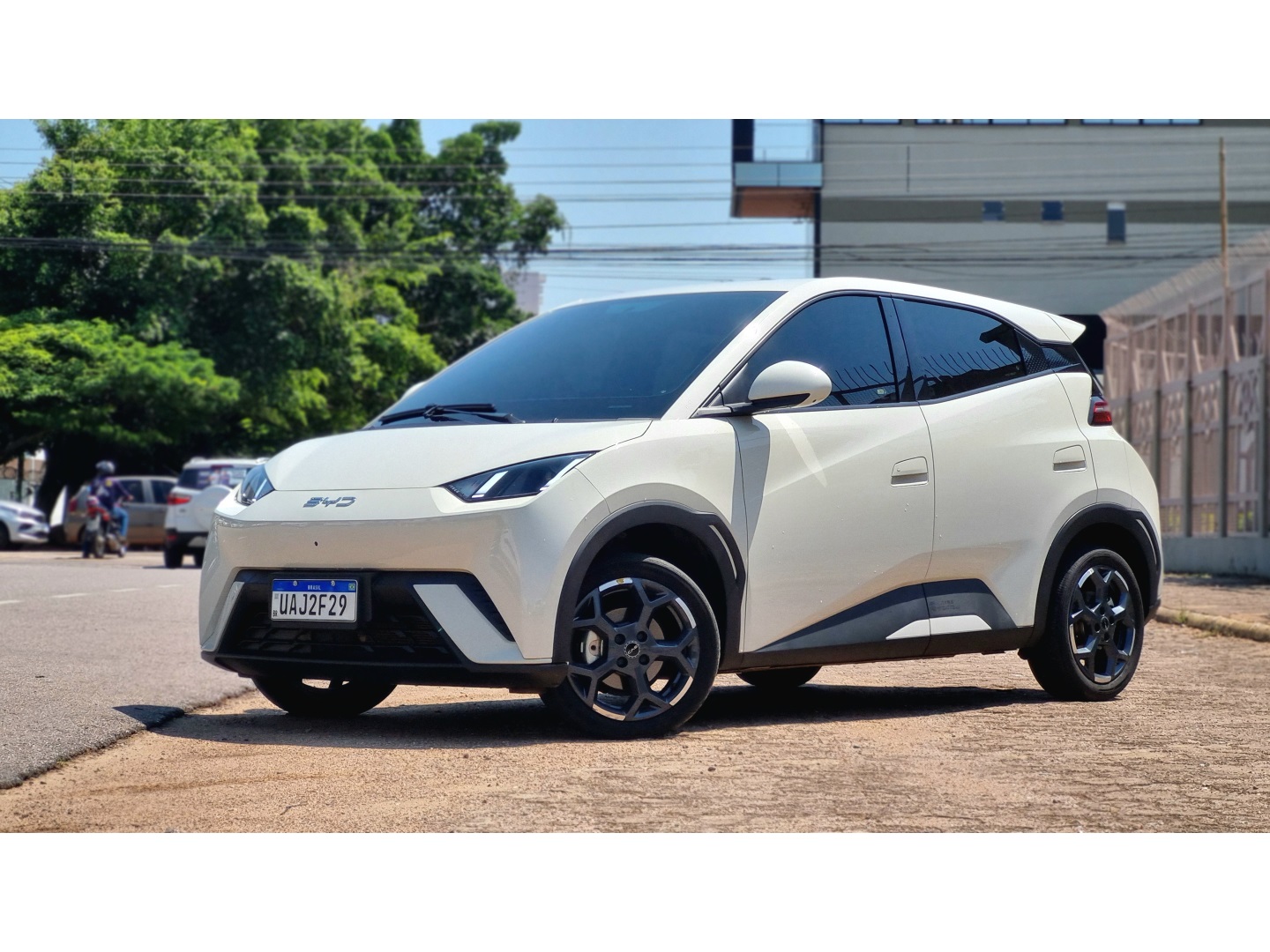 BYD DOLPHIN MINI