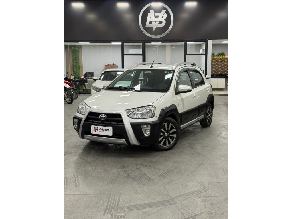 TOYOTA ETIOS CROSS