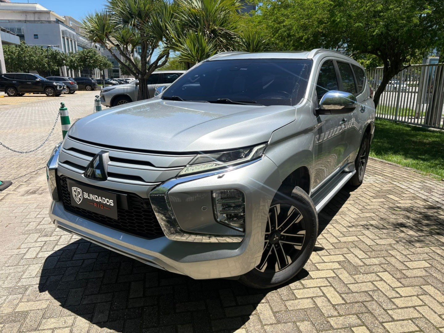 MITSUBISHI PAJERO SPORT