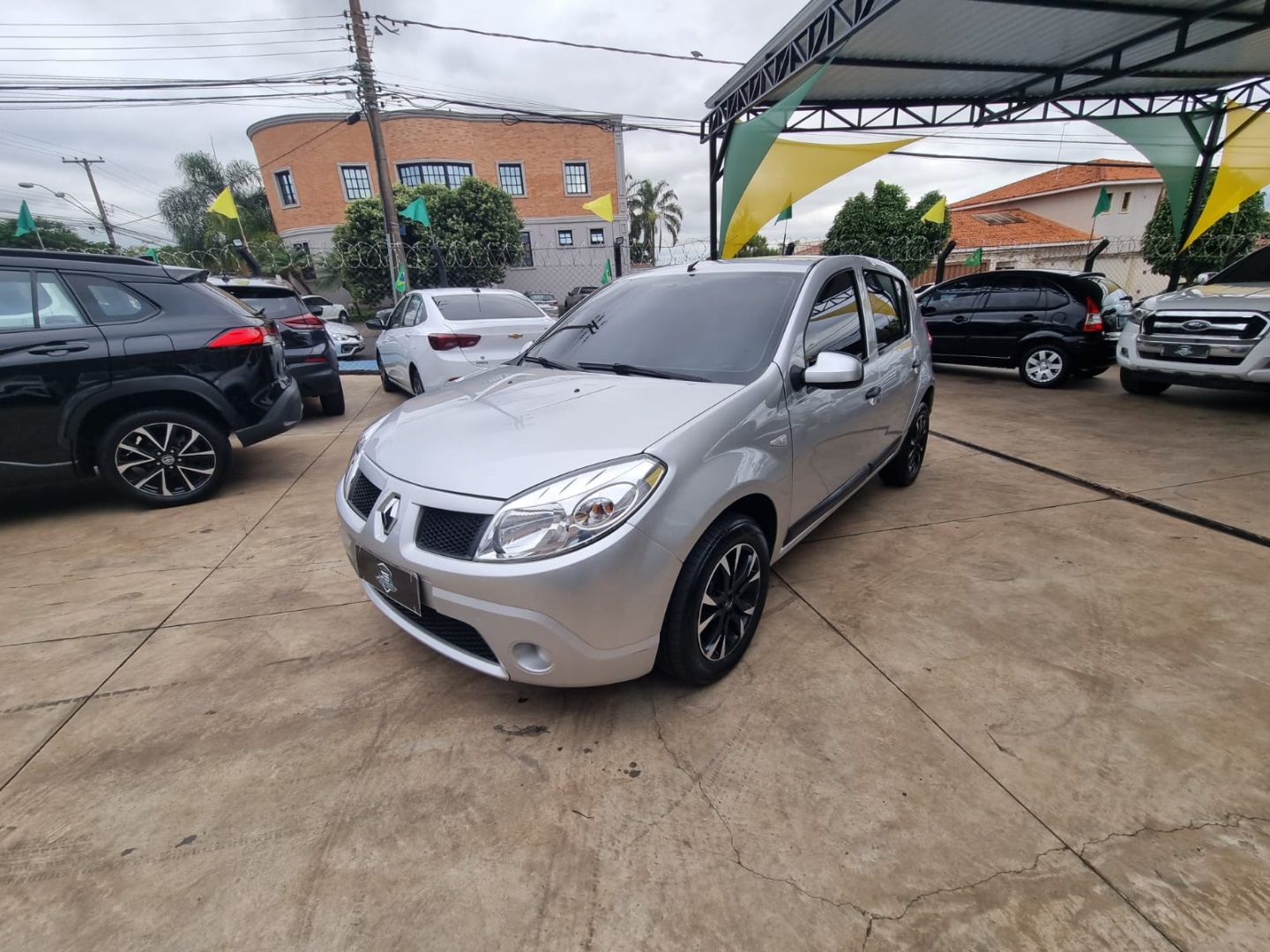 RENAULT SANDERO