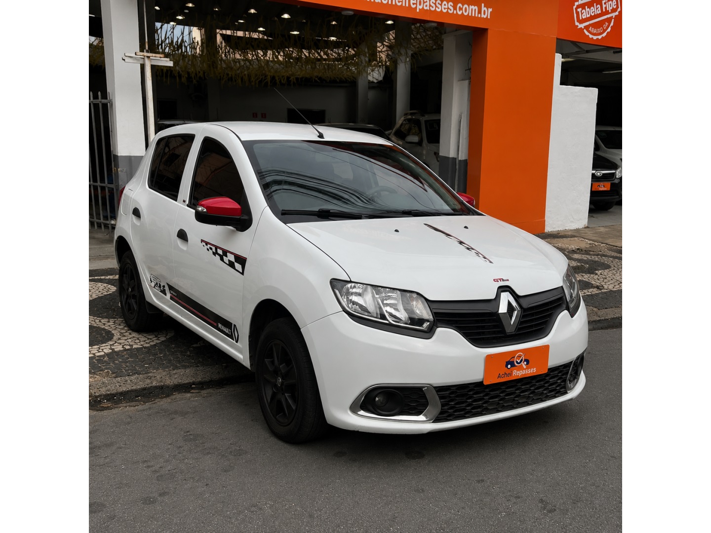 RENAULT SANDERO