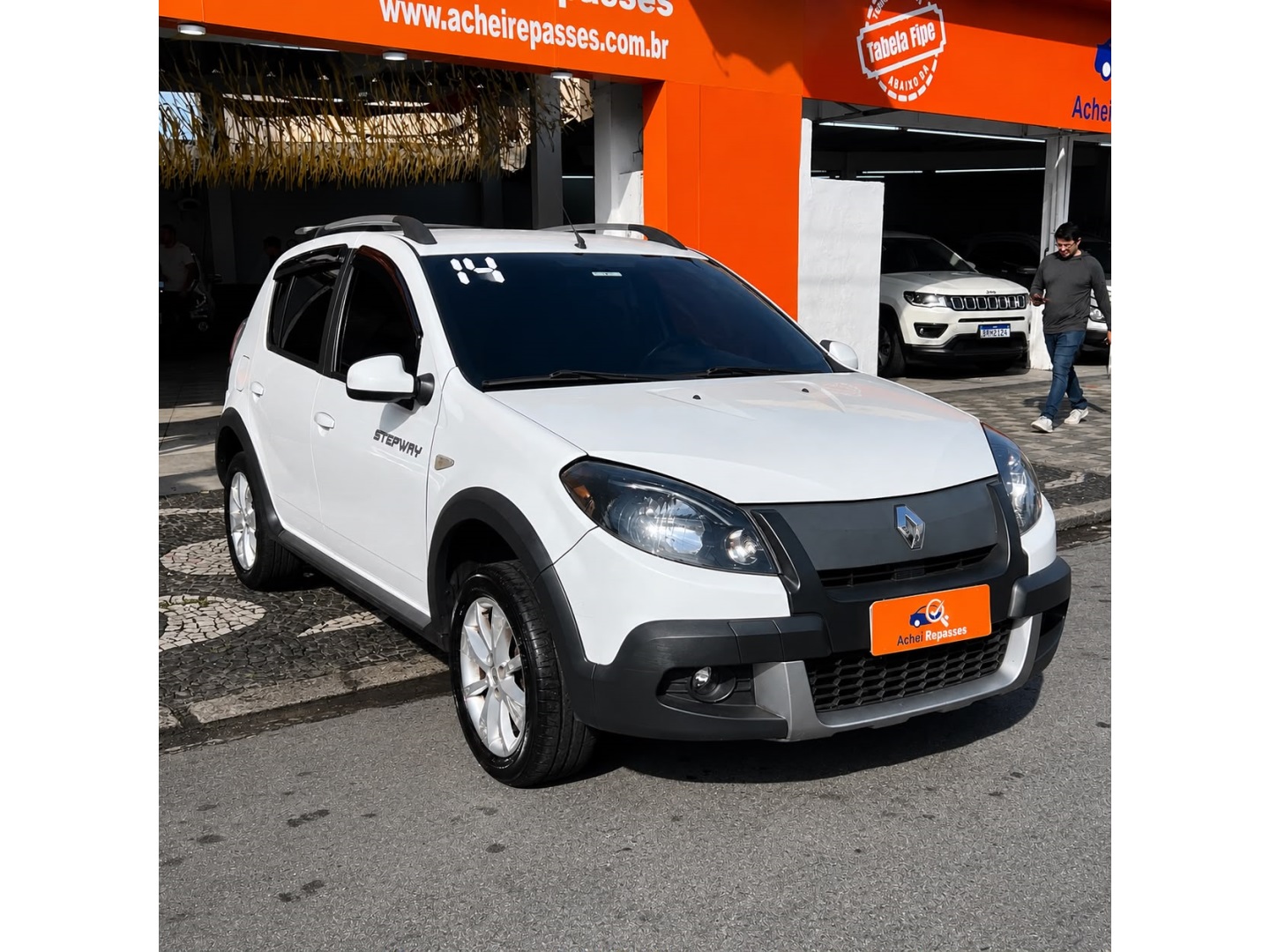 RENAULT SANDERO