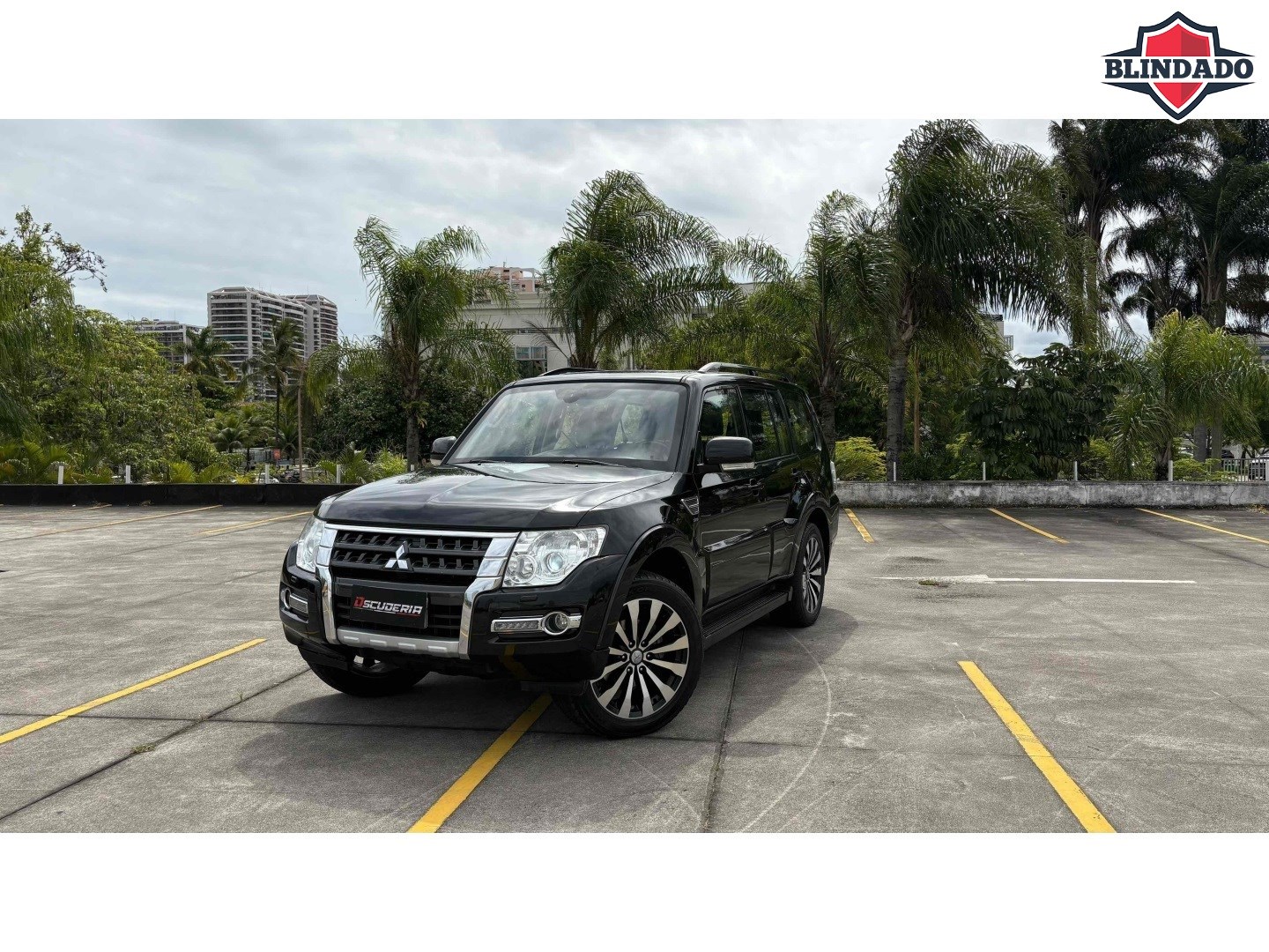 MITSUBISHI PAJERO FULL