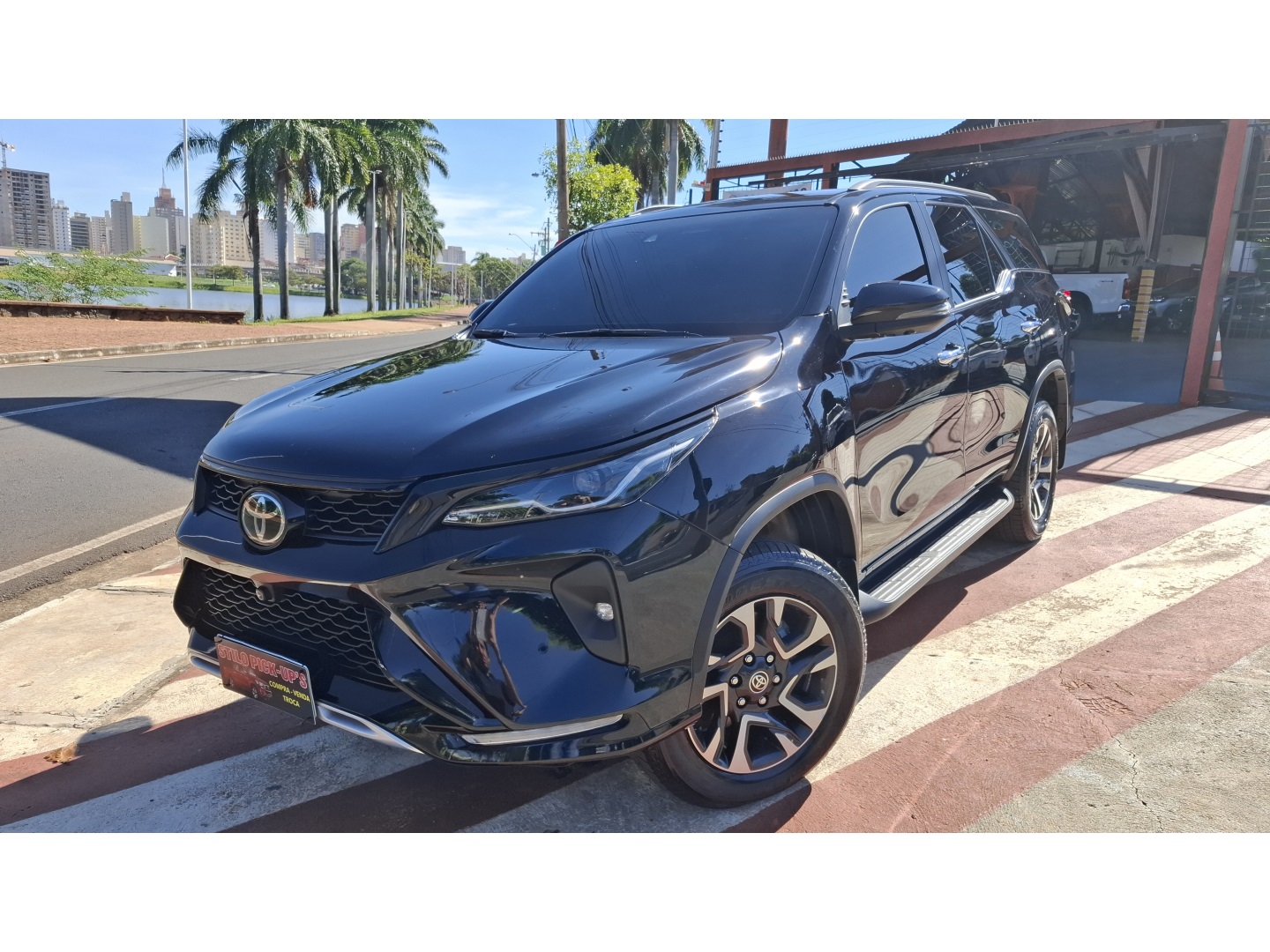 TOYOTA HILUX SW4