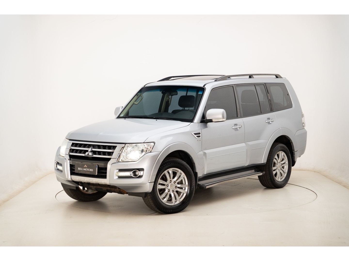 MITSUBISHI PAJERO FULL