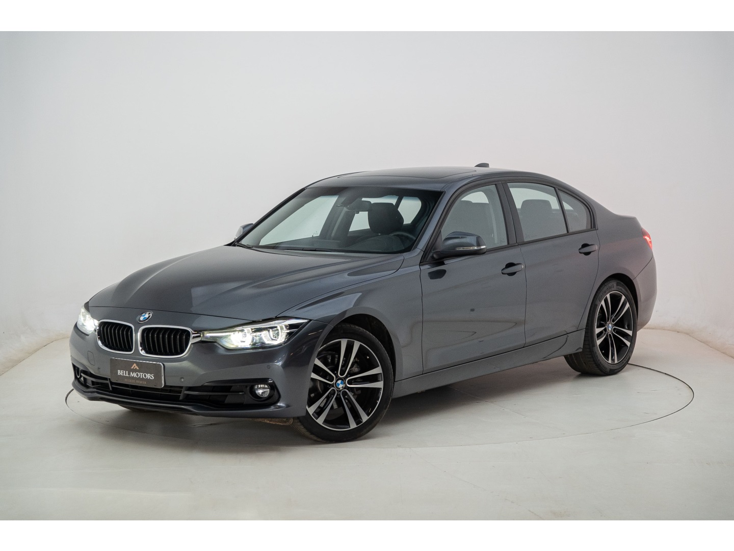 BMW 320i